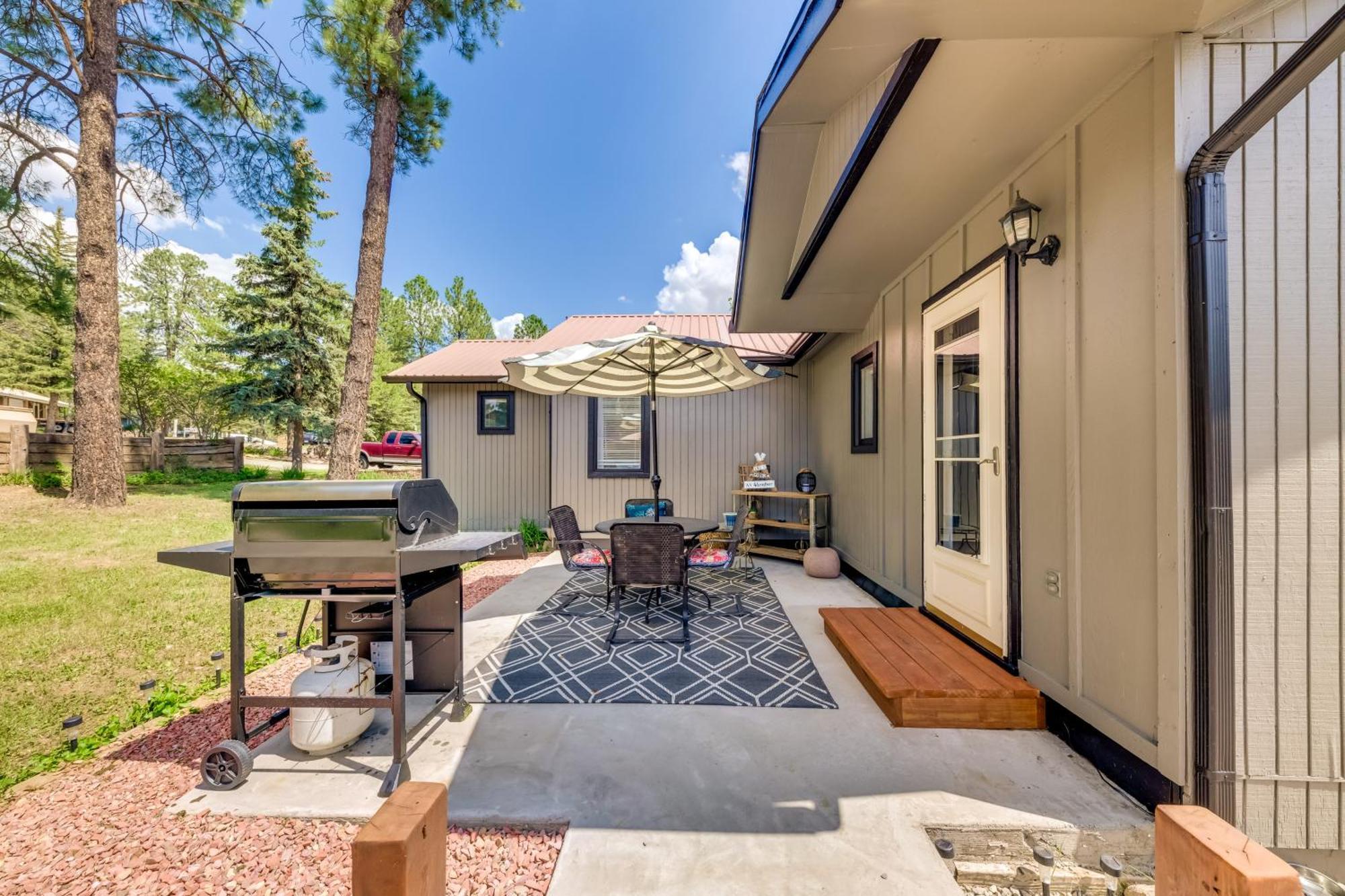 Ruidoso Home With Patio, Walk To Restaurants! Eksteriør billede