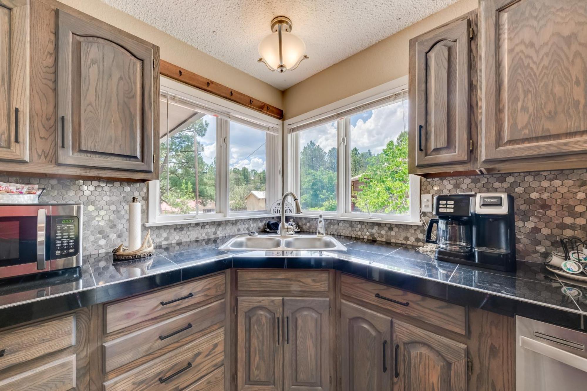 Ruidoso Home With Patio, Walk To Restaurants! Eksteriør billede